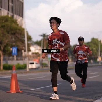 Runner Photo 8042993