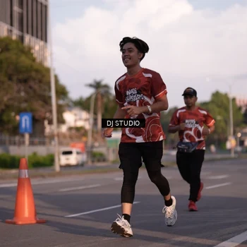 Runner Photo 8043000