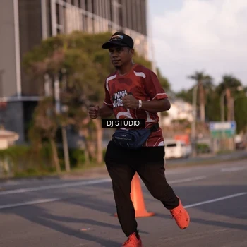 Runner Photo 8043007