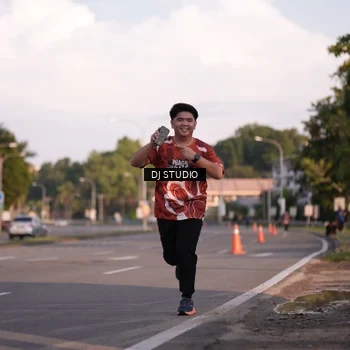 Runner Photo 8043011