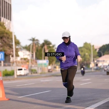 Runner Photo 8043041