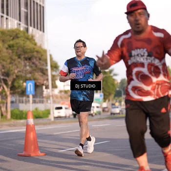 Runner Photo 8043463