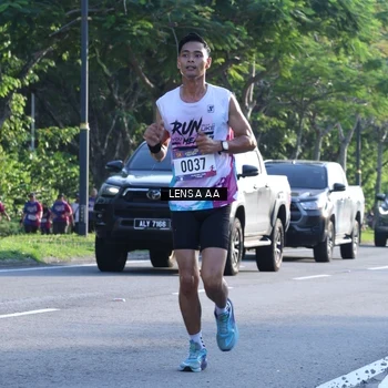 Runner Photo 8045071