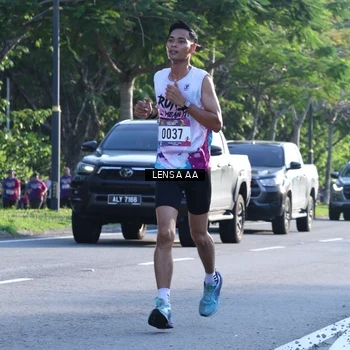 Runner Photo 8045073