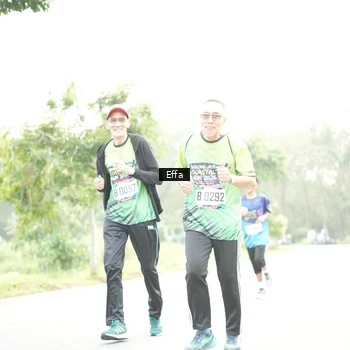 Runner Photo 8047708