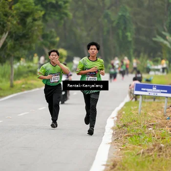 Runner Photo 8050899
