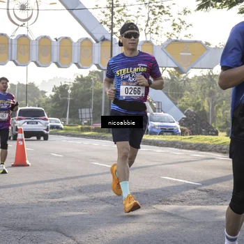 Runner Photo 8052813