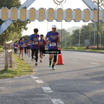 Runner Photo 8053017