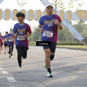 Runner Photo 8053033