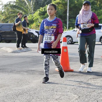 Runner Photo 8054121