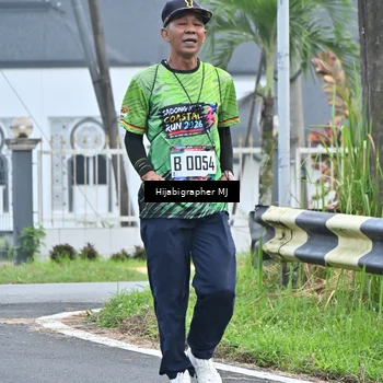 Runner Photo 8056381
