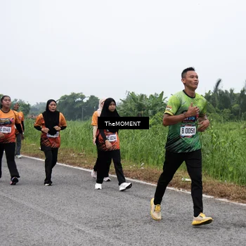 Runner Photo 8057400