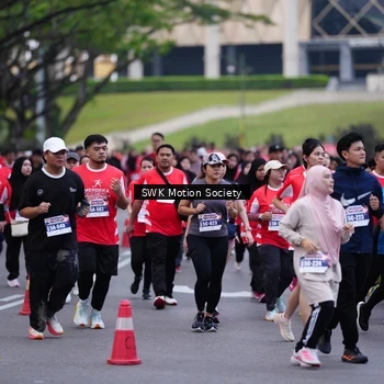 Runner Photo 8060036