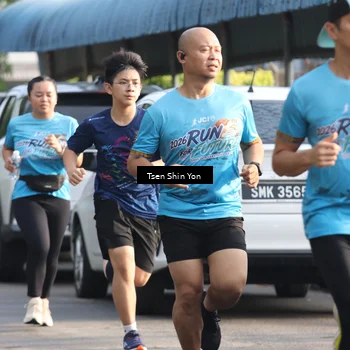 Runner Photo 8060639