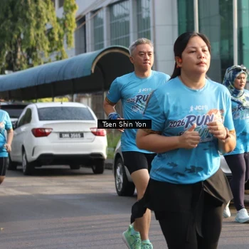 Runner Photo 8060804