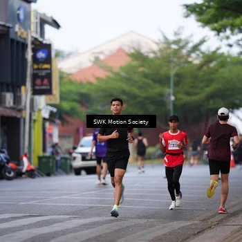 Runner Photo 8061000