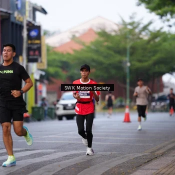 Runner Photo 8061007