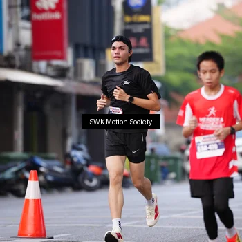 Runner Photo 8061113