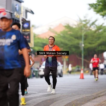 Runner Photo 8061400