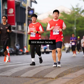Runner Photo 8062001