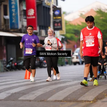 Runner Photo 8062010