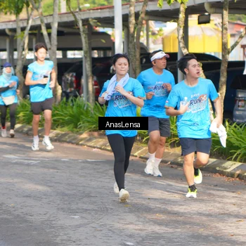 Runner Photo 8063037