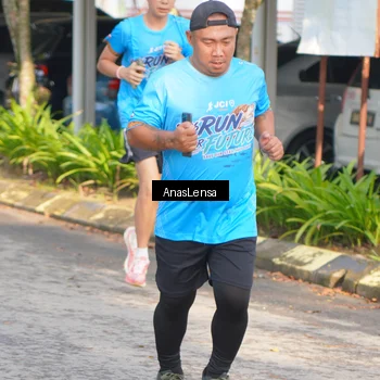 Runner Photo 8063453