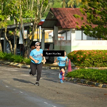 Runner Photo 8064100