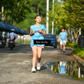 Runner Photo 8066400