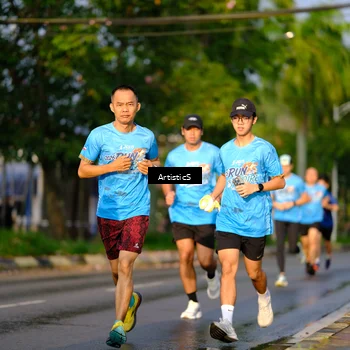 Runner Photo 8066849