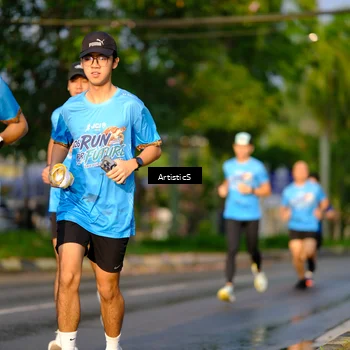 Runner Photo 8066859