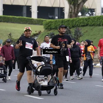 Runner Photo 8074101
