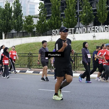 Runner Photo 8074198