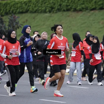Runner Photo 8074291