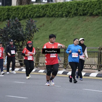 Runner Photo 8074655