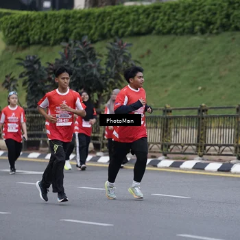 Runner Photo 8074768