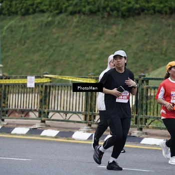 Runner Photo 8074781