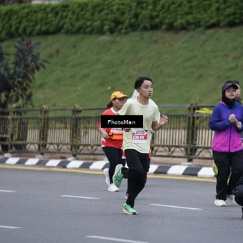 Runner Photo 8074790