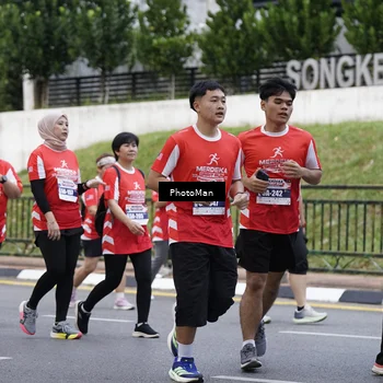 Runner Photo 8075331