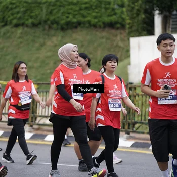 Runner Photo 8075346