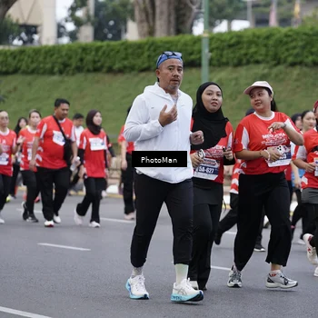 Runner Photo 8075436