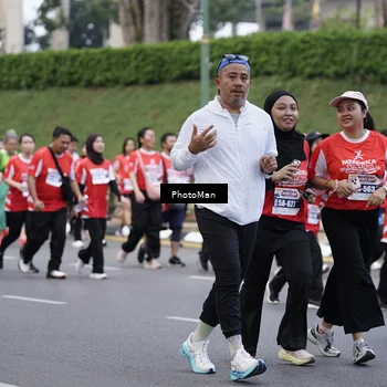 Runner Photo 8075443