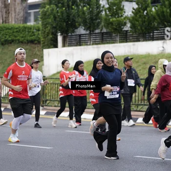 Runner Photo 8075458