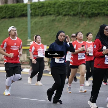 Runner Photo 8075471