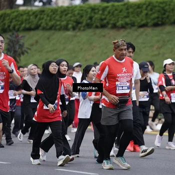 Runner Photo 8075592