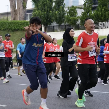 Runner Photo 8075674
