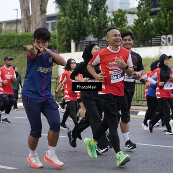 Runner Photo 8075676