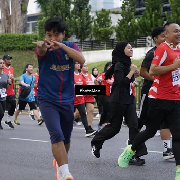Runner Photo 8075681