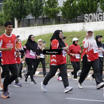 Runner Photo 8075688