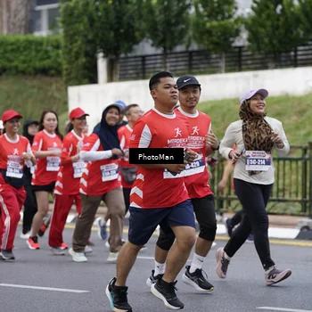 Runner Photo 8075699